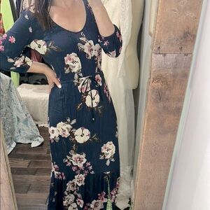 Love stitch Floral Navy maxi Dress side medium